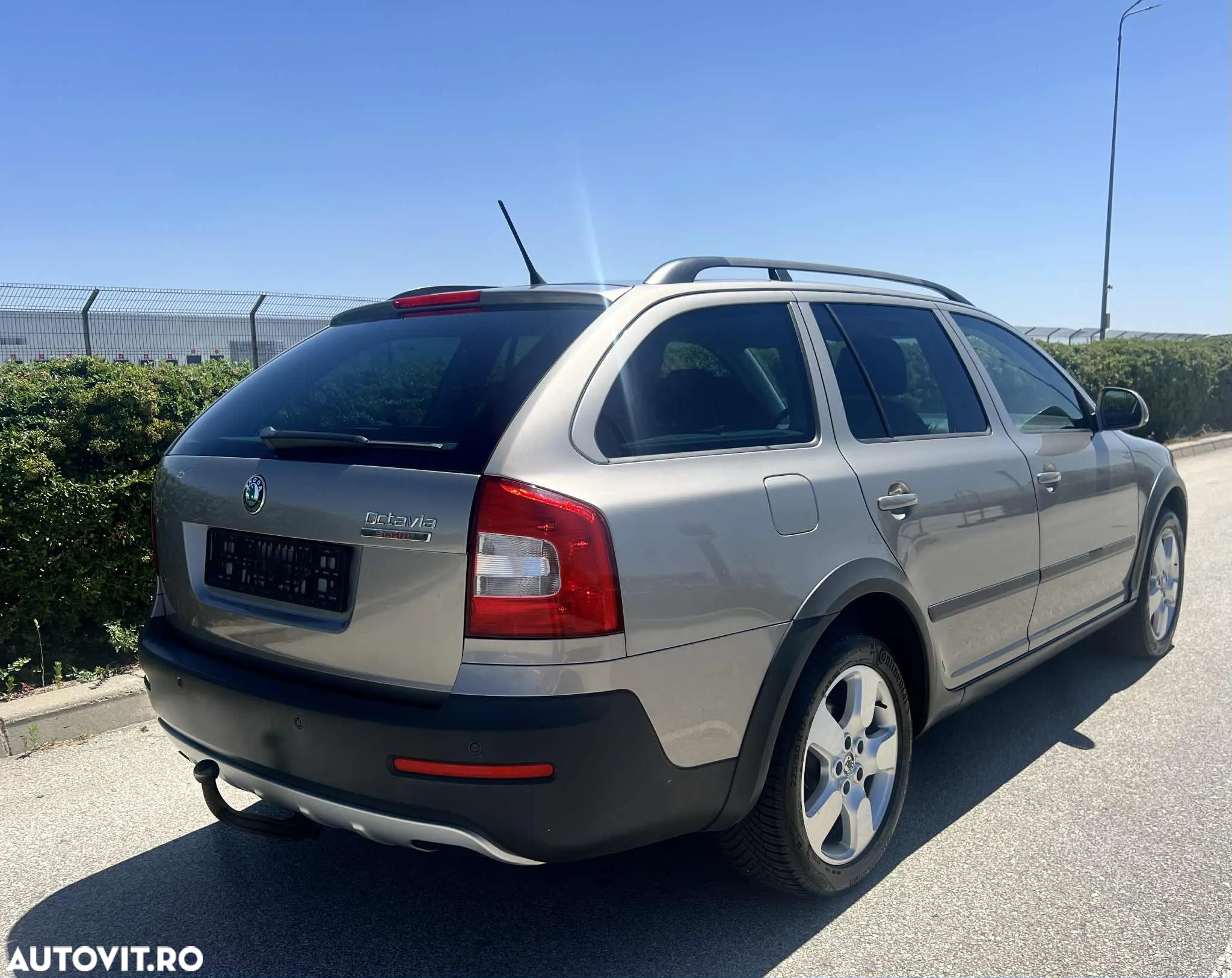 Skoda Octavia Combi 2.0 TDI 4x4 Scout - 15