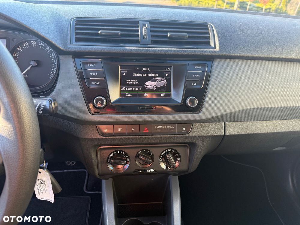 Skoda Fabia 1.0 MPI Cool Edition Red & Grey - 21