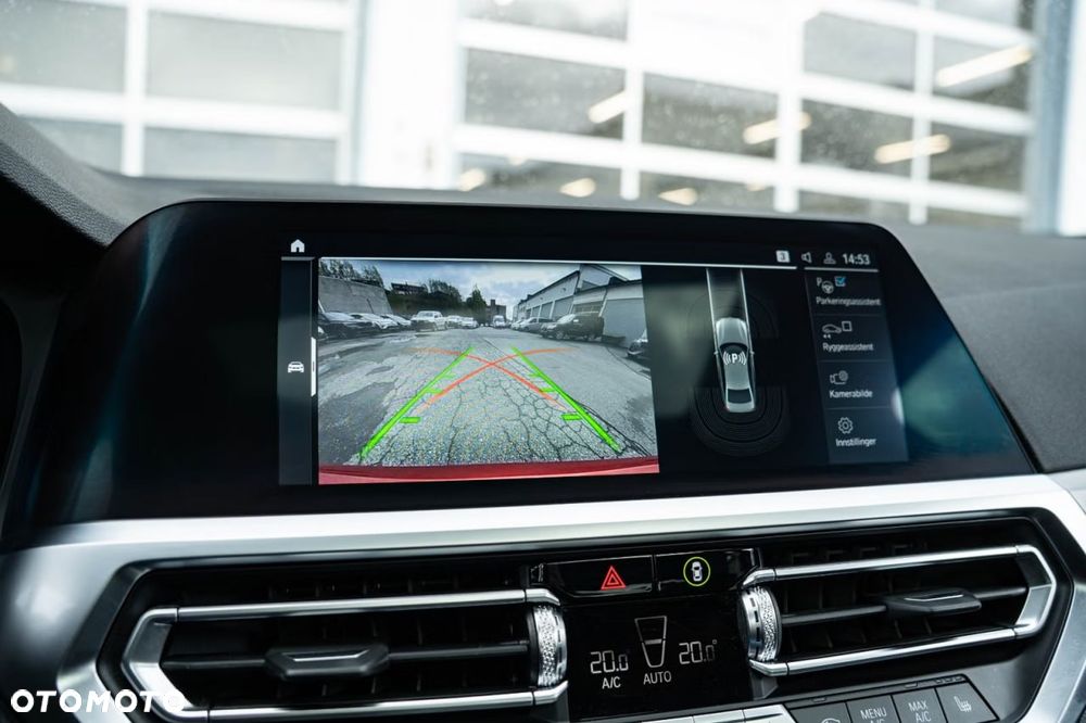 BMW Seria 3 330e xDrive - 18