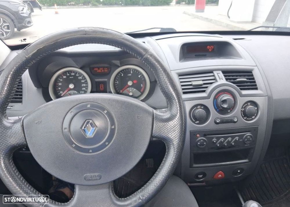 Renault Mégane Break 1.5 dCi Dynamique - 9