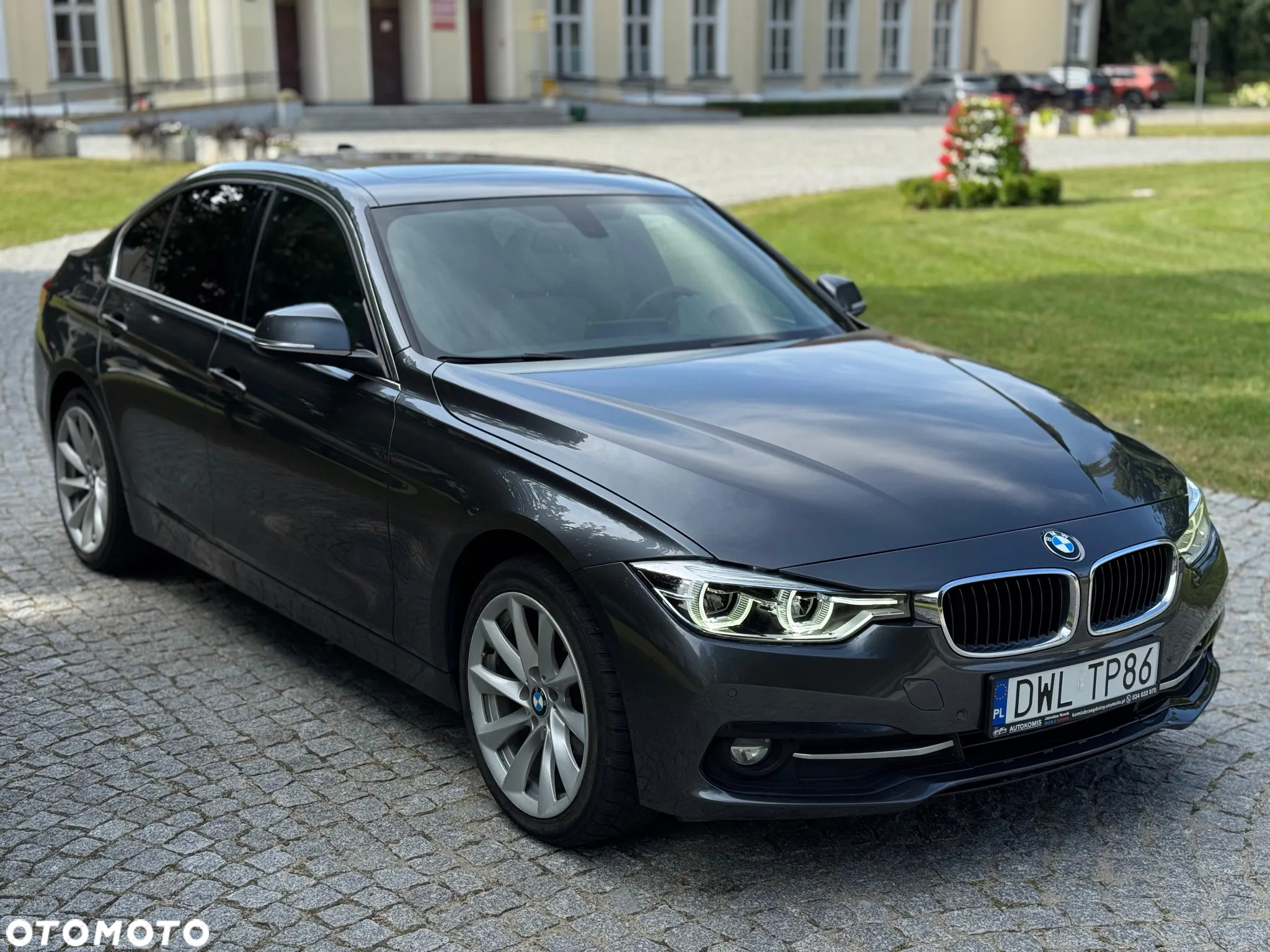 BMW Seria 3 330i - 30