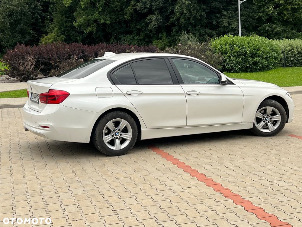 BMW Seria 3 318i - 17