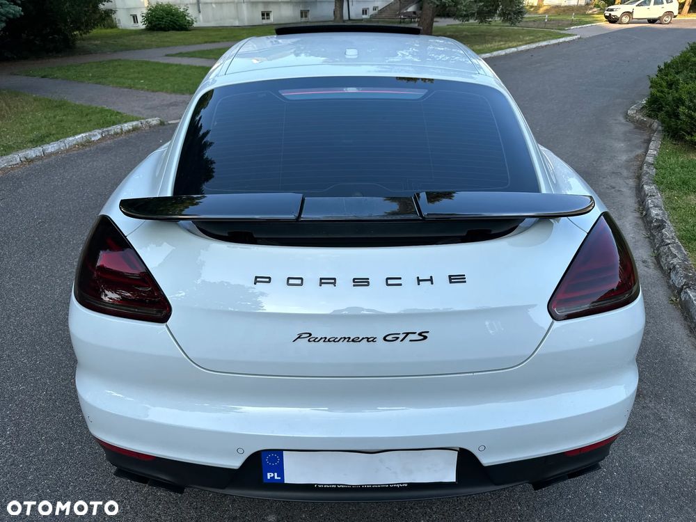 Porsche Panamera GTS PDK - 8