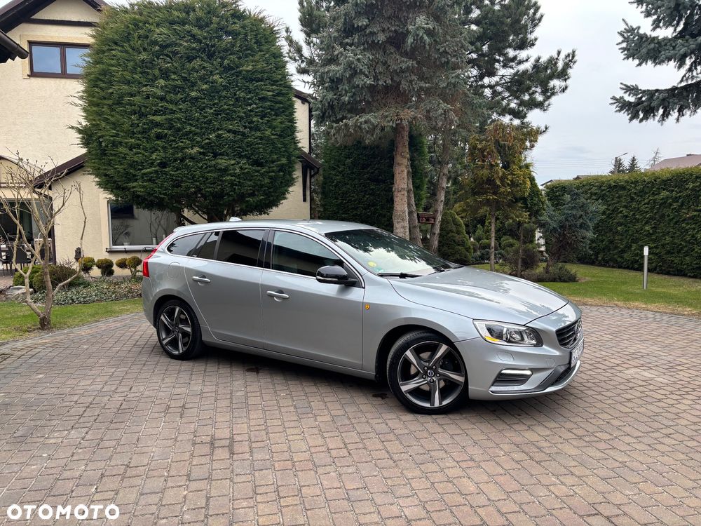 Volvo V60 D4 Drive-E R-Design Summum - 11