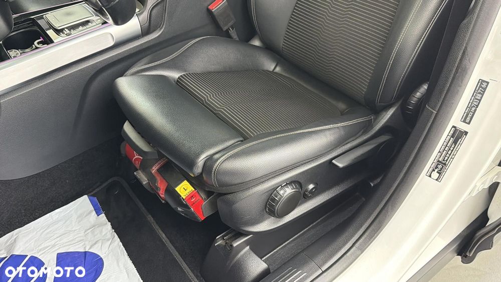 Mercedes-Benz GLB 200 d 4-Matic Progressive 8G-DCT - 13