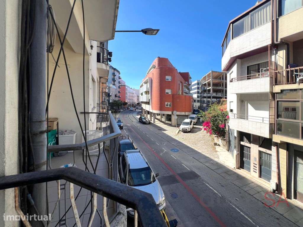 Apartamento T1 com varandas, equipado e mobilado, em S. Vítor em Br... - Grande imagem: 4/15