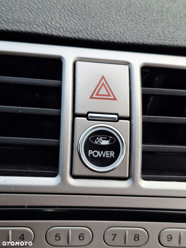 Ford Kuga - 17