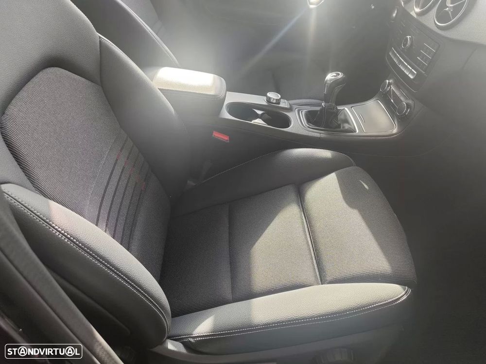 Mercedes-Benz B 180 d Urban - 8