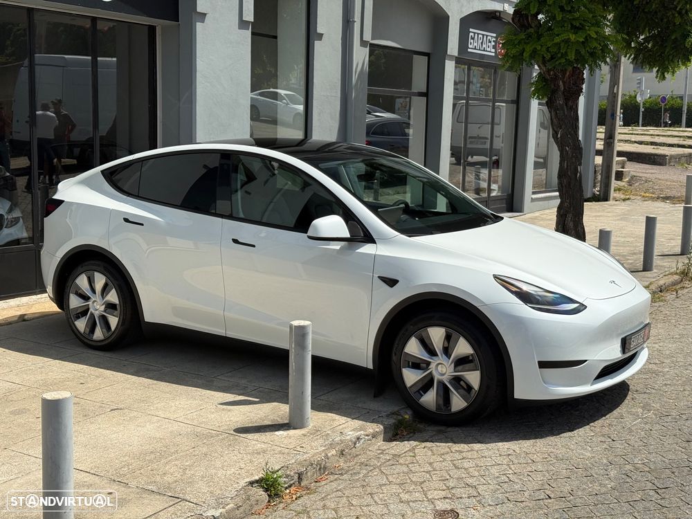 Tesla Model Y RWD - 4