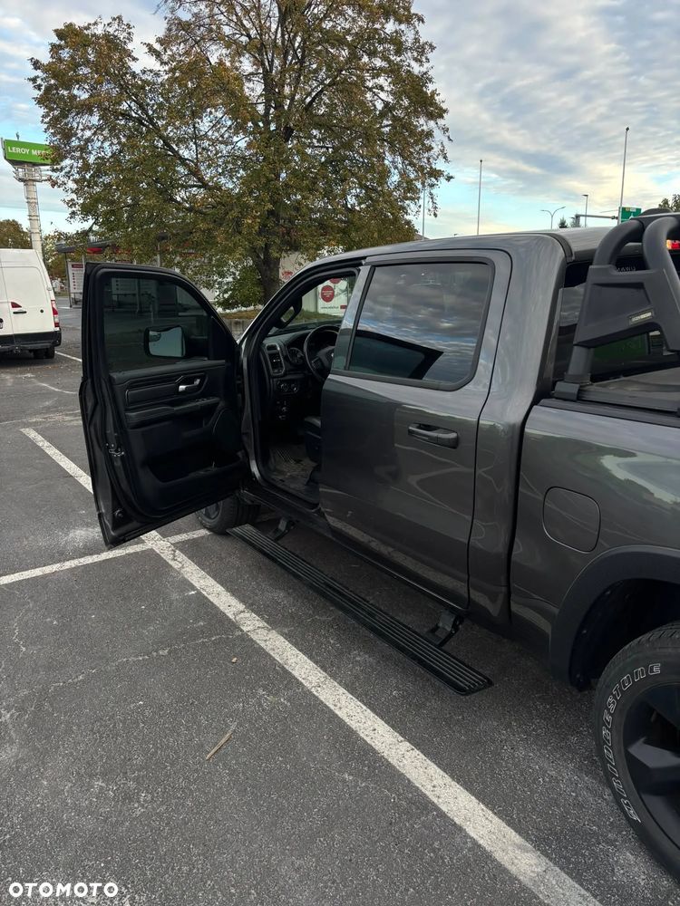 Dodge RAM 5.7 4x4 - 8