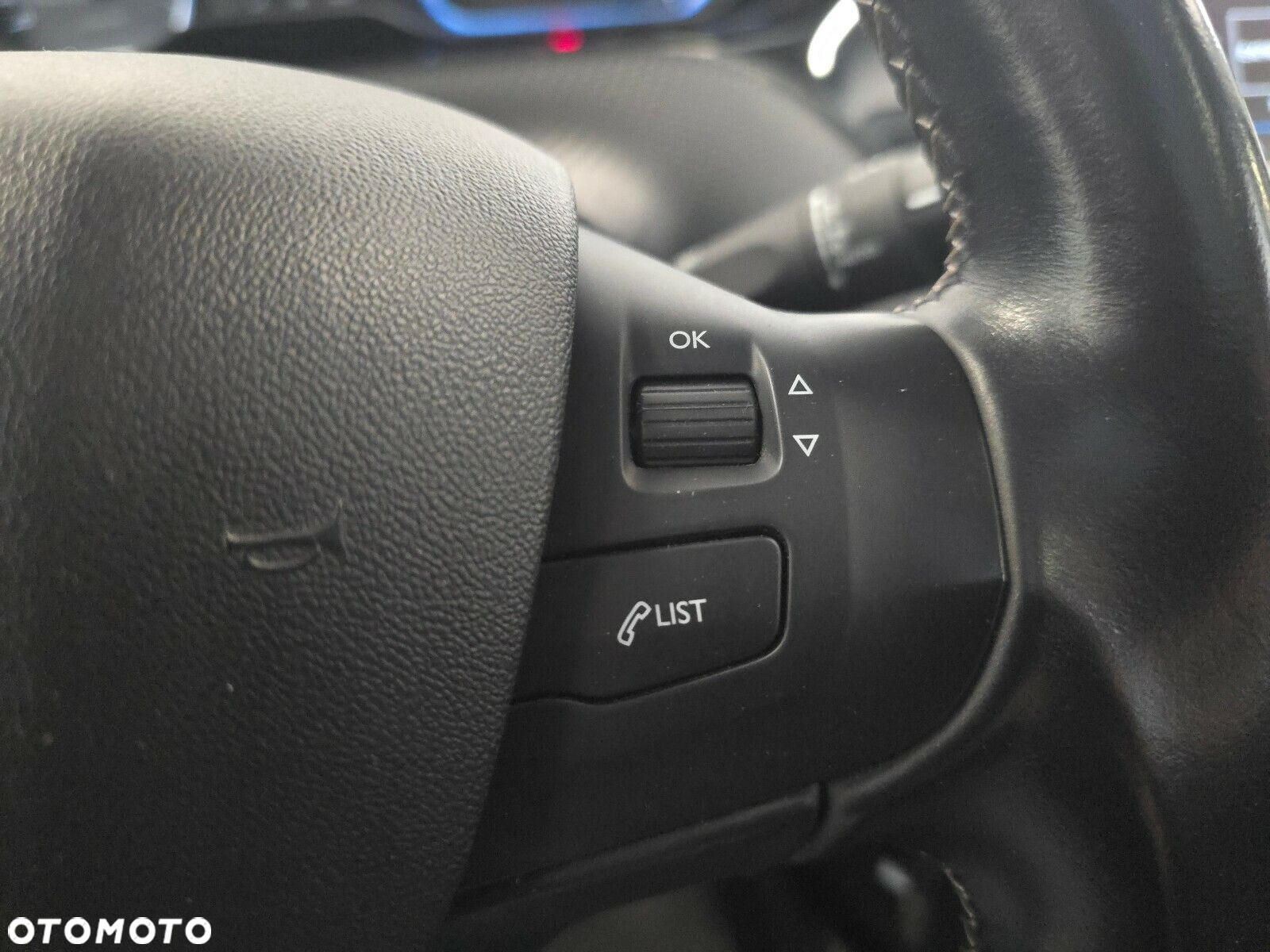 Peugeot 2008 1.2 Pure Tech GPF Allure S&S - 20