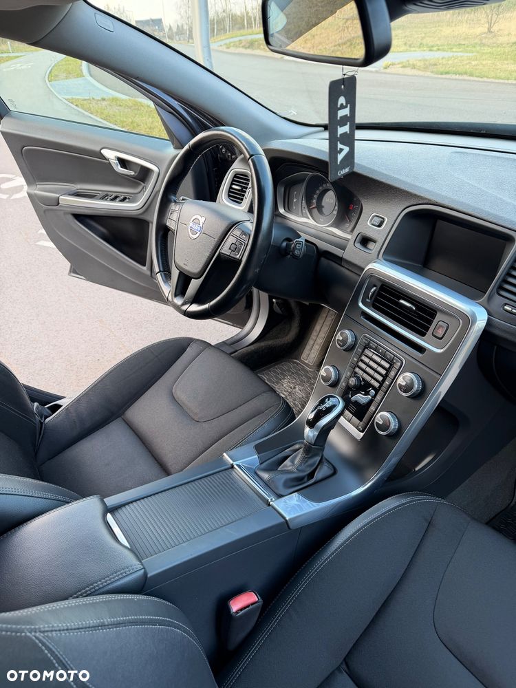 Volvo V60 D2 Geartronic Powershift Summum - 8
