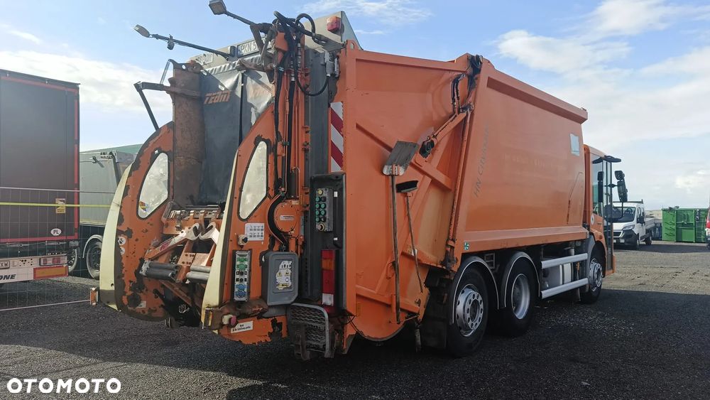 Mercedes-Benz ECONIC 2633 - 3