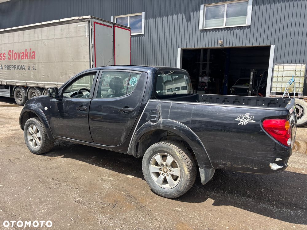 Mitsubishi L200 2.5 DID DC Intense - 11