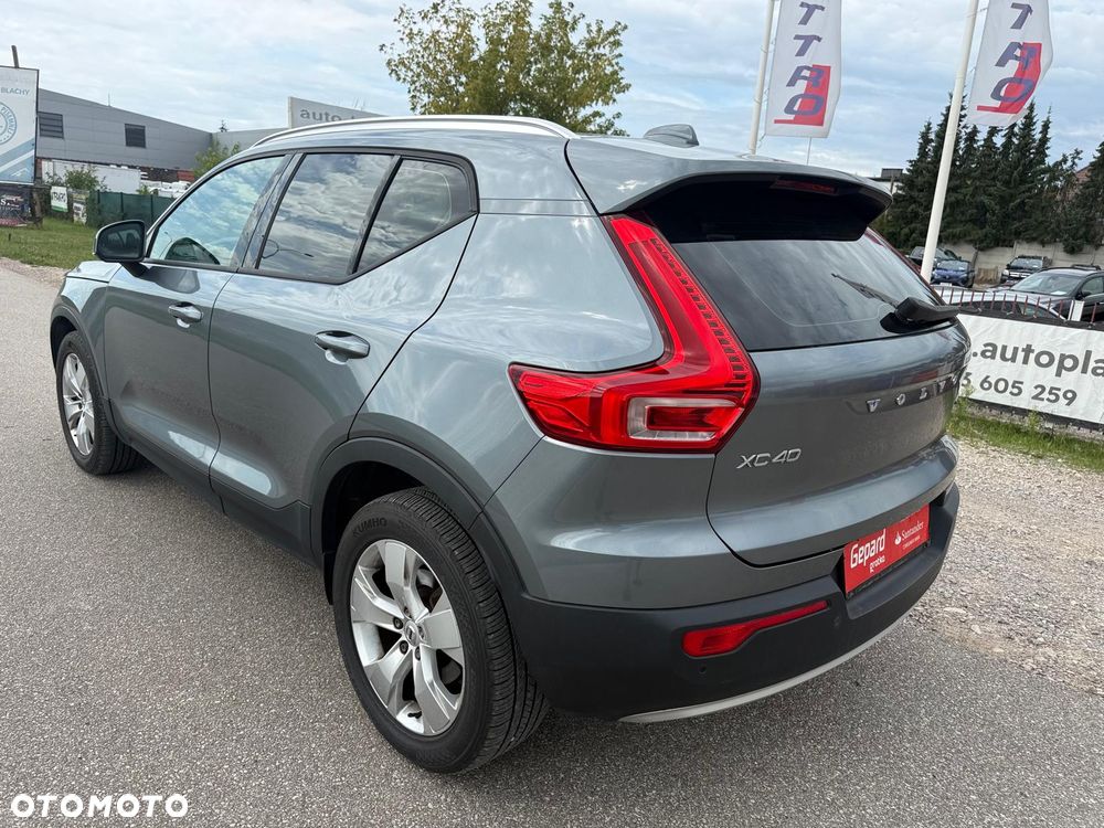 Volvo XC 40 D4 AWD Geartronic Momentum - 9