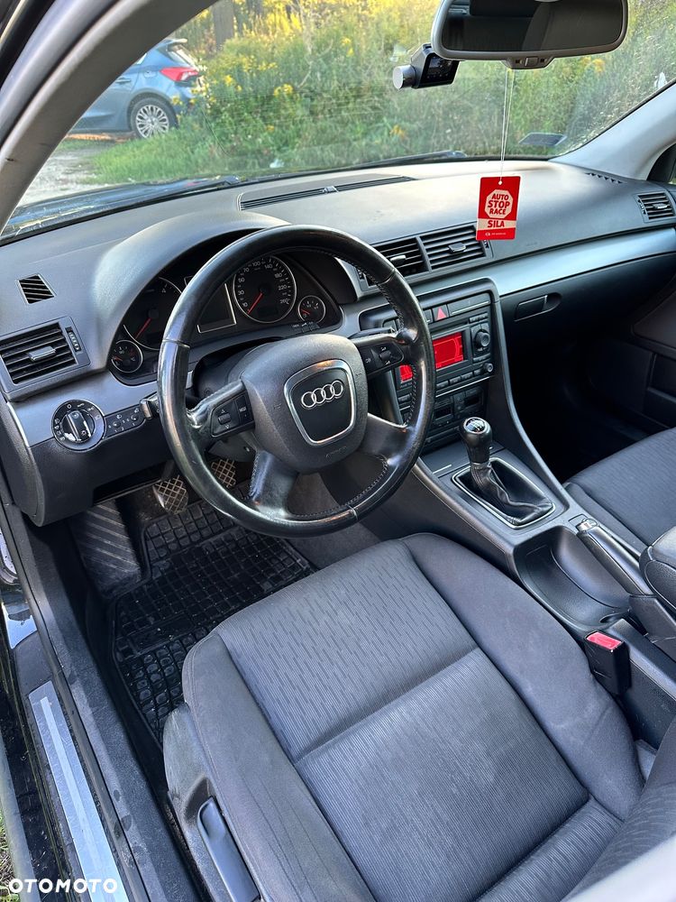 Audi A4 Limousine - 30
