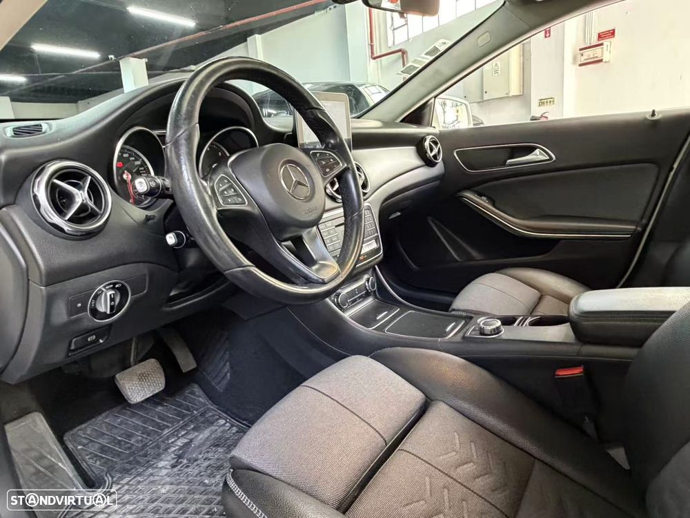 Mercedes-Benz GLA 180 (CDI) d 7G-DCT Urban - 18