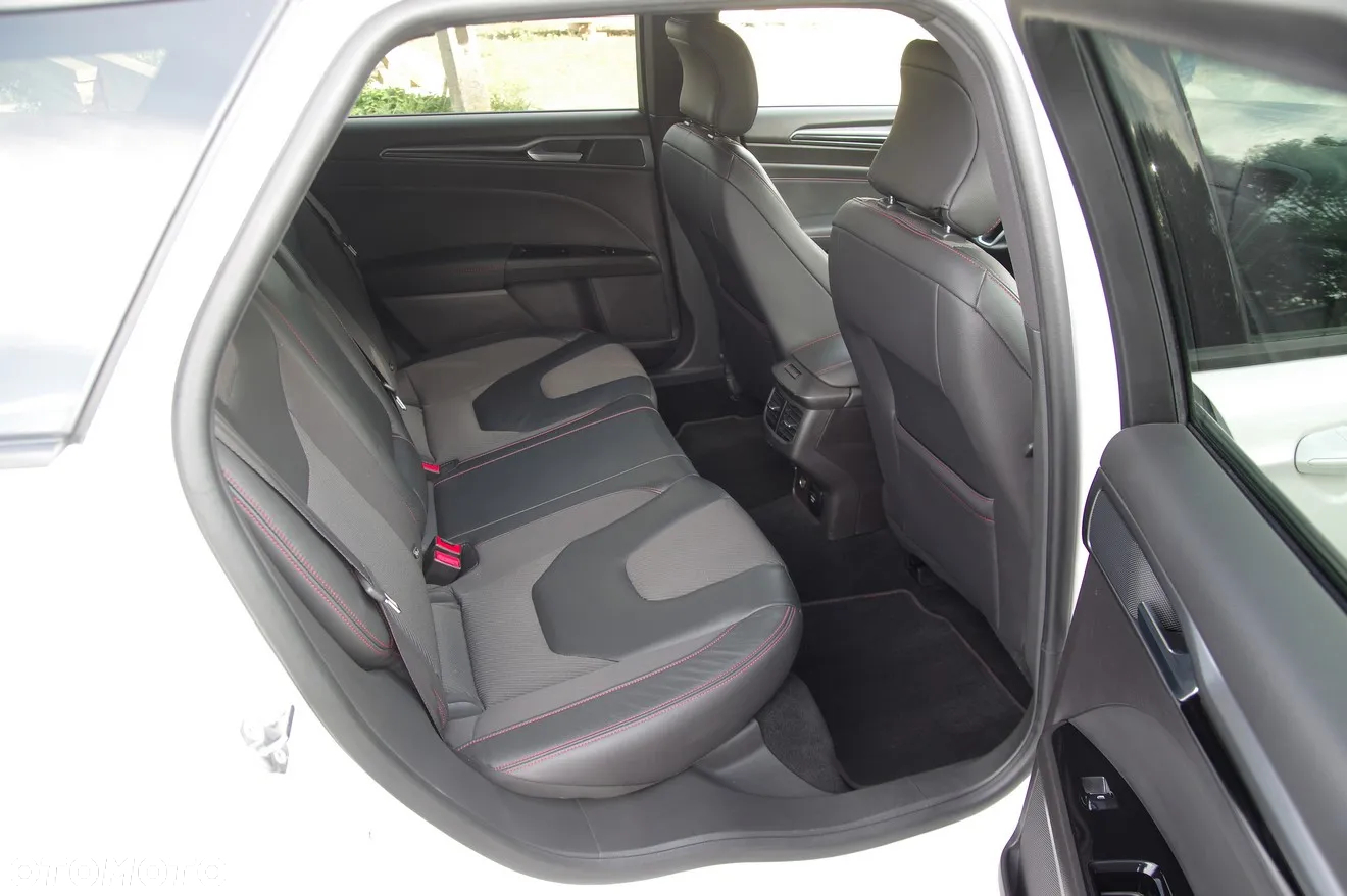 Ford Mondeo 2.0 TDCi Bi-Turbo ST-Line X PowerShift - 24