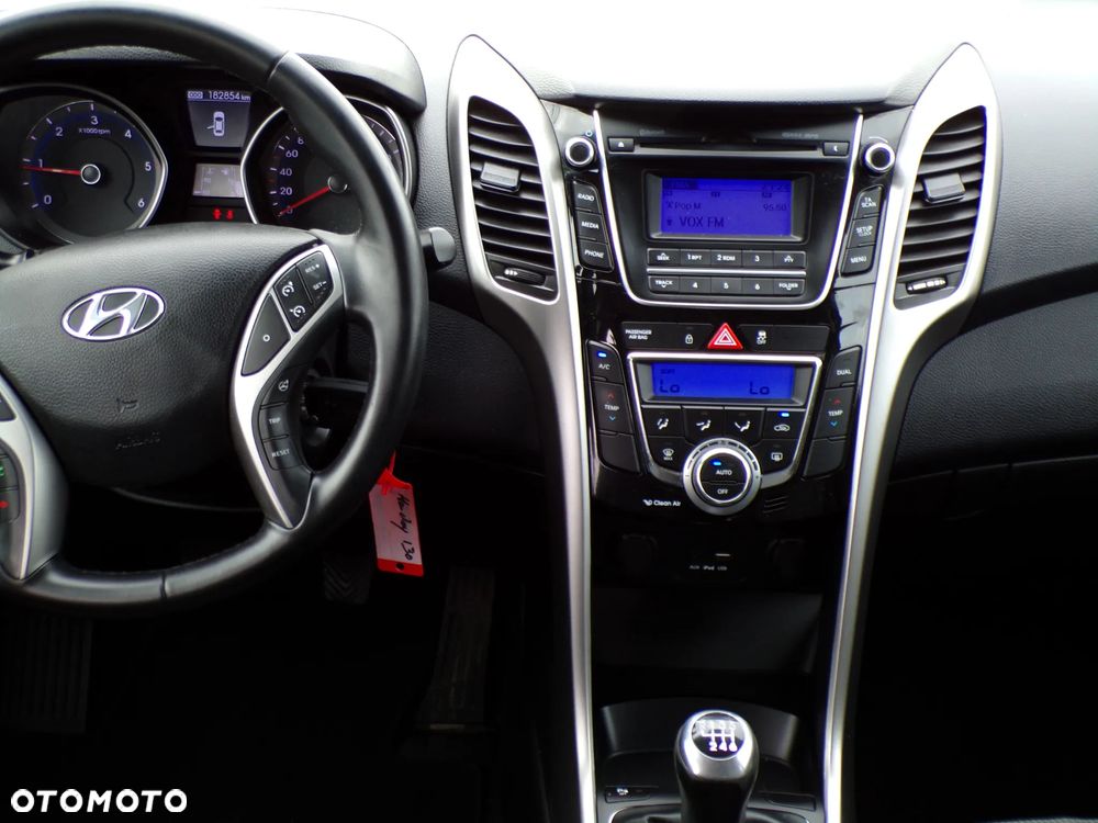 Hyundai i30 blue 1.6 CRDi Passion - 27