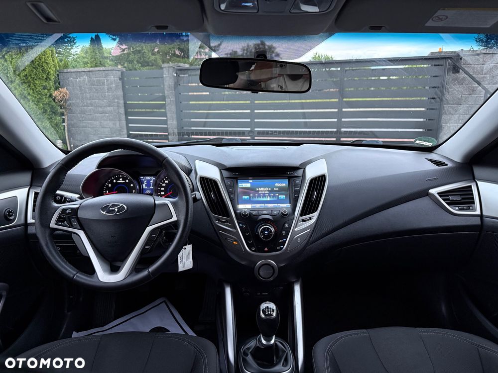 Hyundai Veloster 1.6 Premium - 27