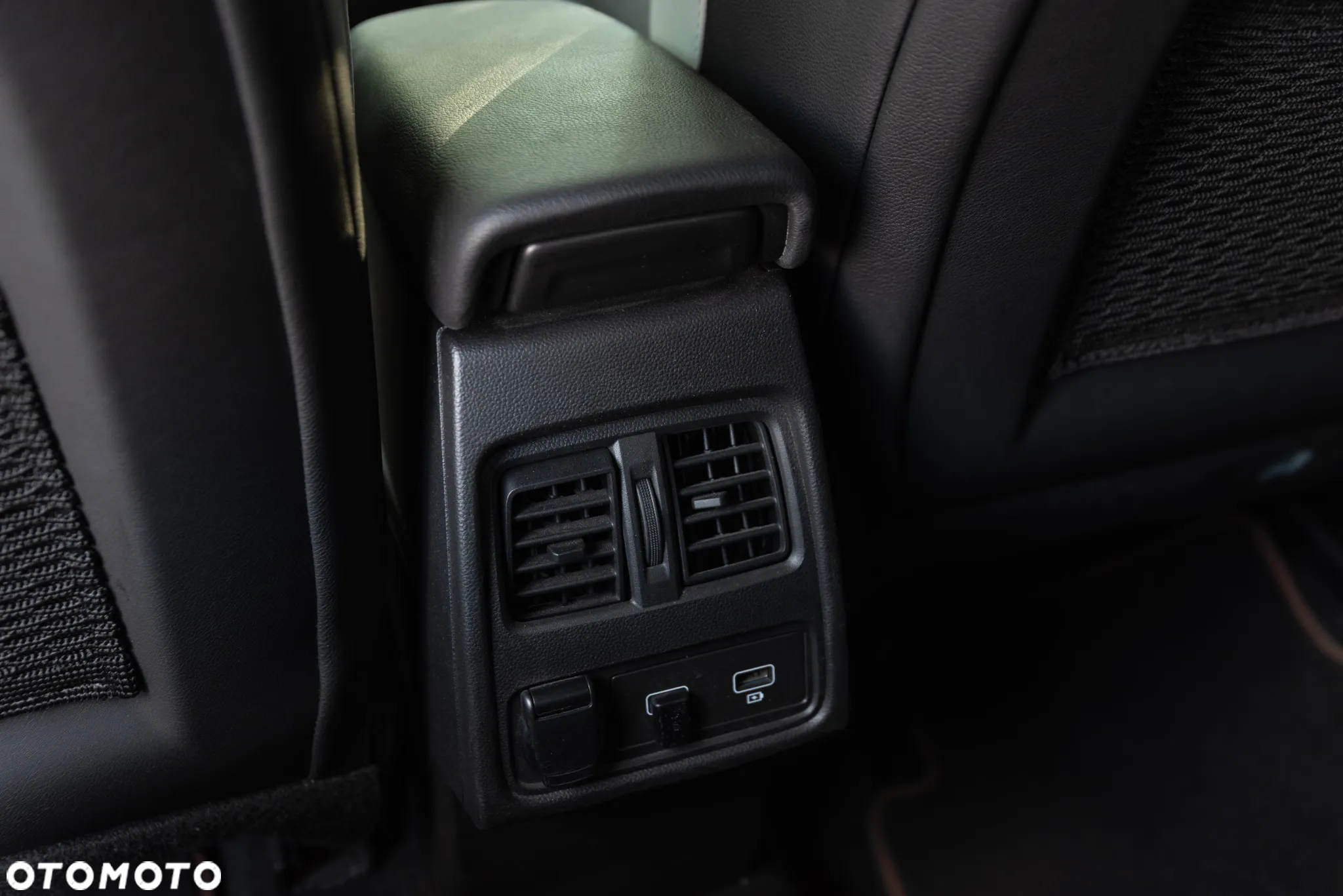 Renault Captur 1.3 TCe Intens EDC - 23