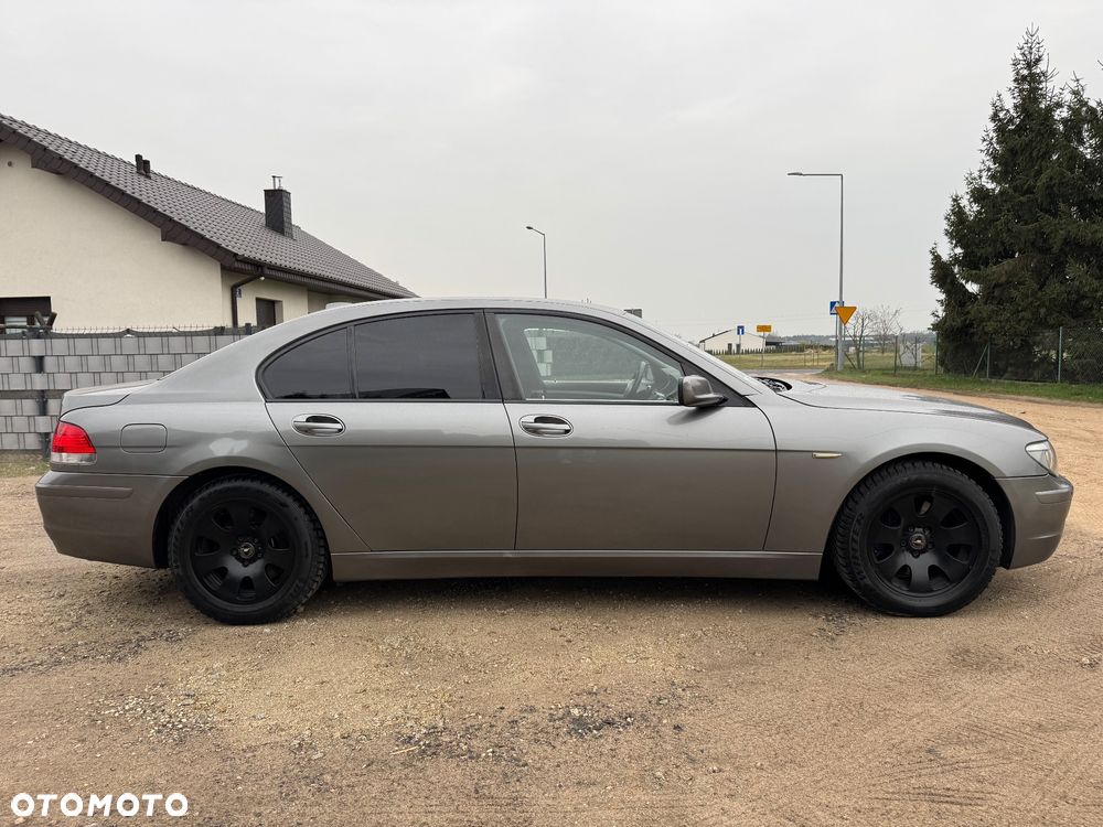 BMW Seria 7 750i L - 11
