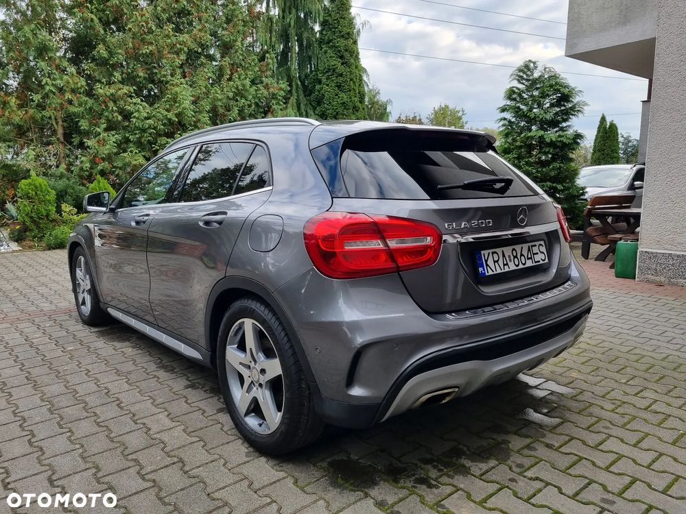 Mercedes-Benz GLA - 4