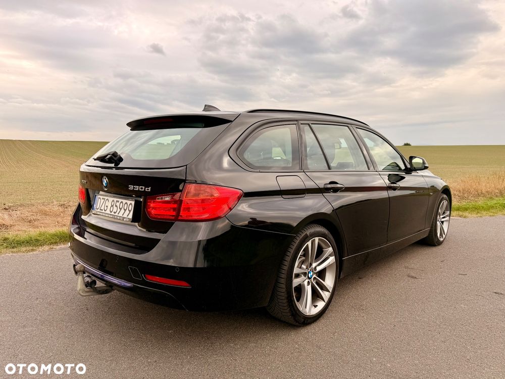 BMW Seria 3 330d xDrive Sport Line - 5