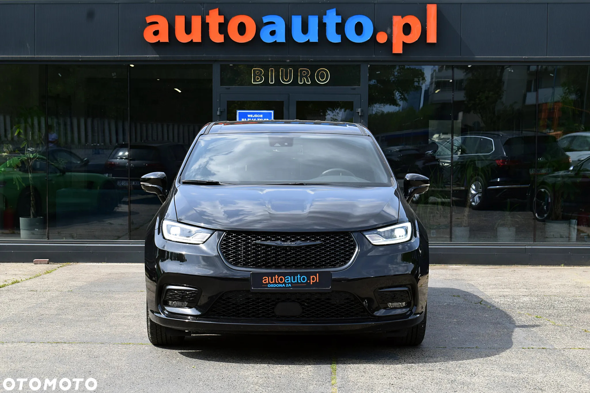 Chrysler Pacifica - 2