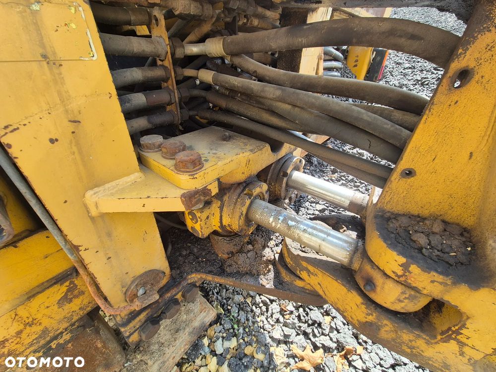 Caterpillar 432D - 9
