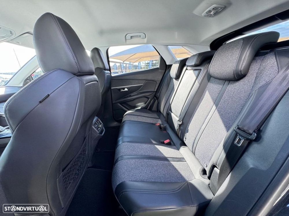Peugeot 3008 1.2 PureTech Allure EAT6 - 22