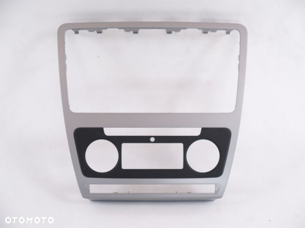 Skoda Octavia Ramka radia panel 2 II 04r 1Z0851069