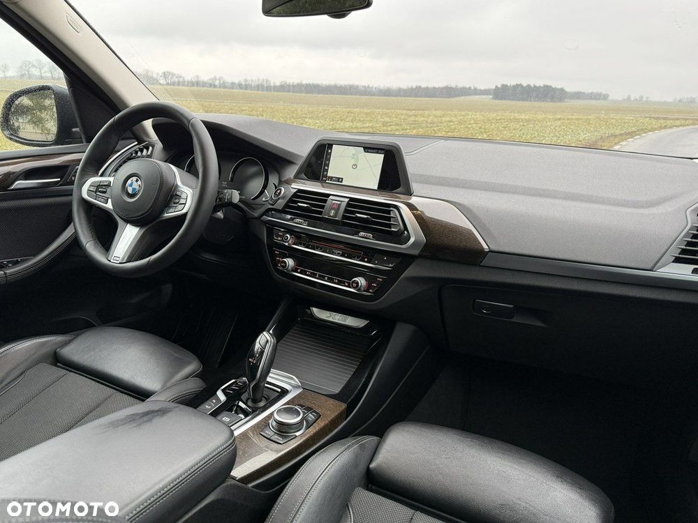 BMW X3 xDrive20i Advantage - 29