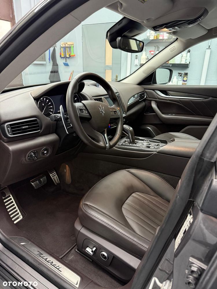 Maserati Levante - 12