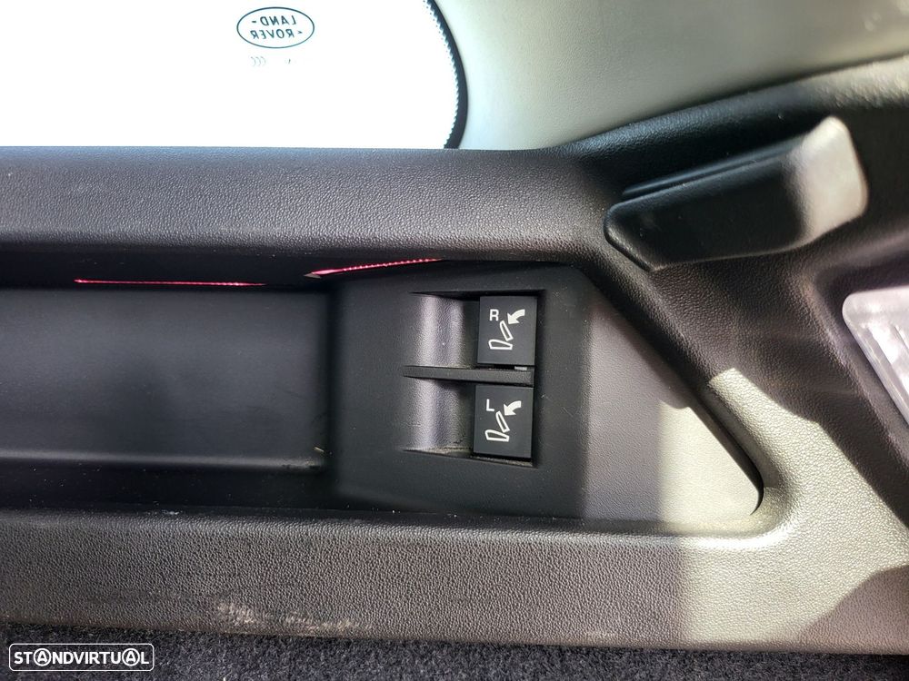 Land Rover Discovery Sport - 26