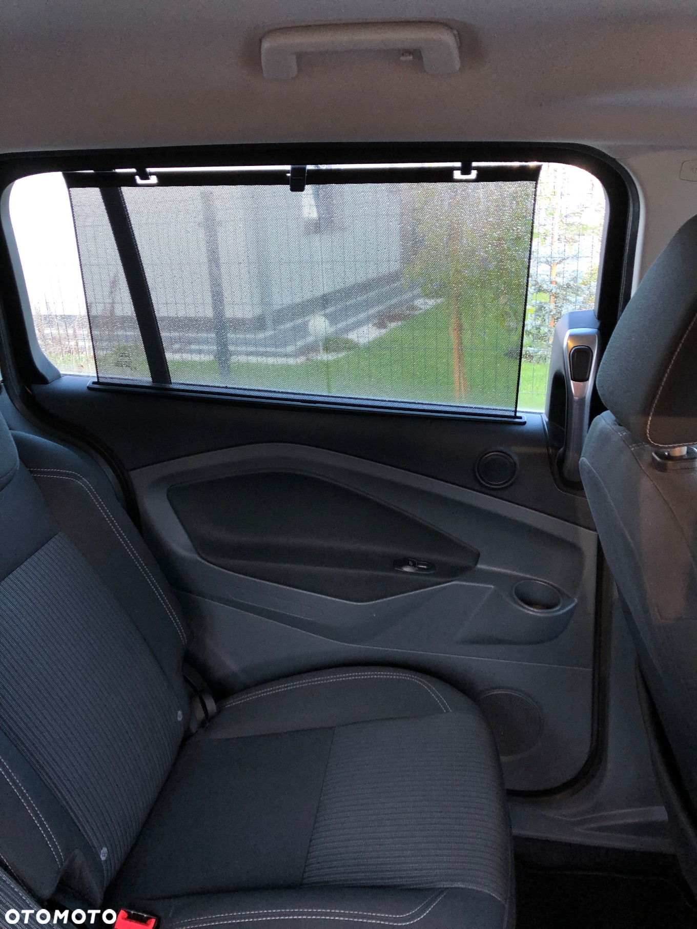 Ford Grand C-MAX - 21