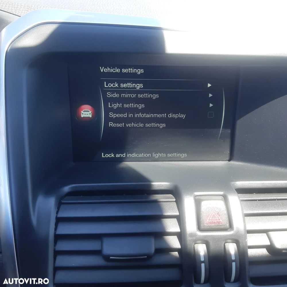 Volvo XC 60 D5 AWD Geartronic Ocean Race - 10