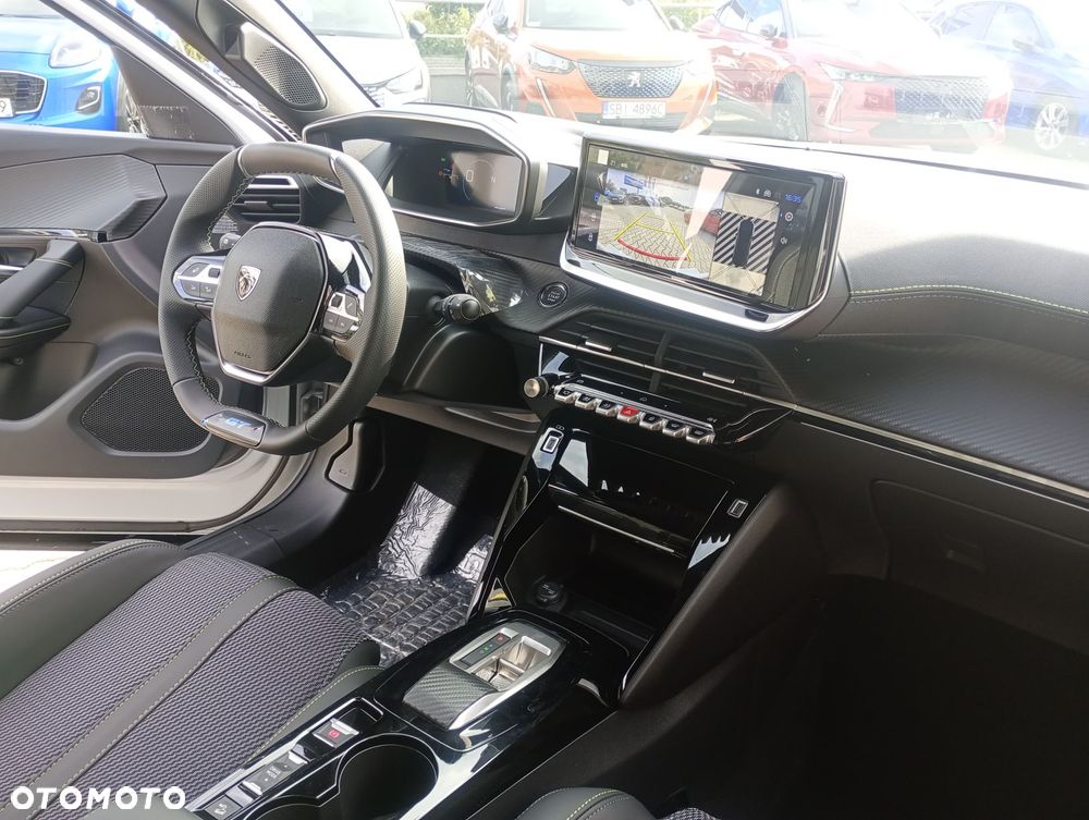 Peugeot 2008 Hybrid 145 e-DSC GT - 11