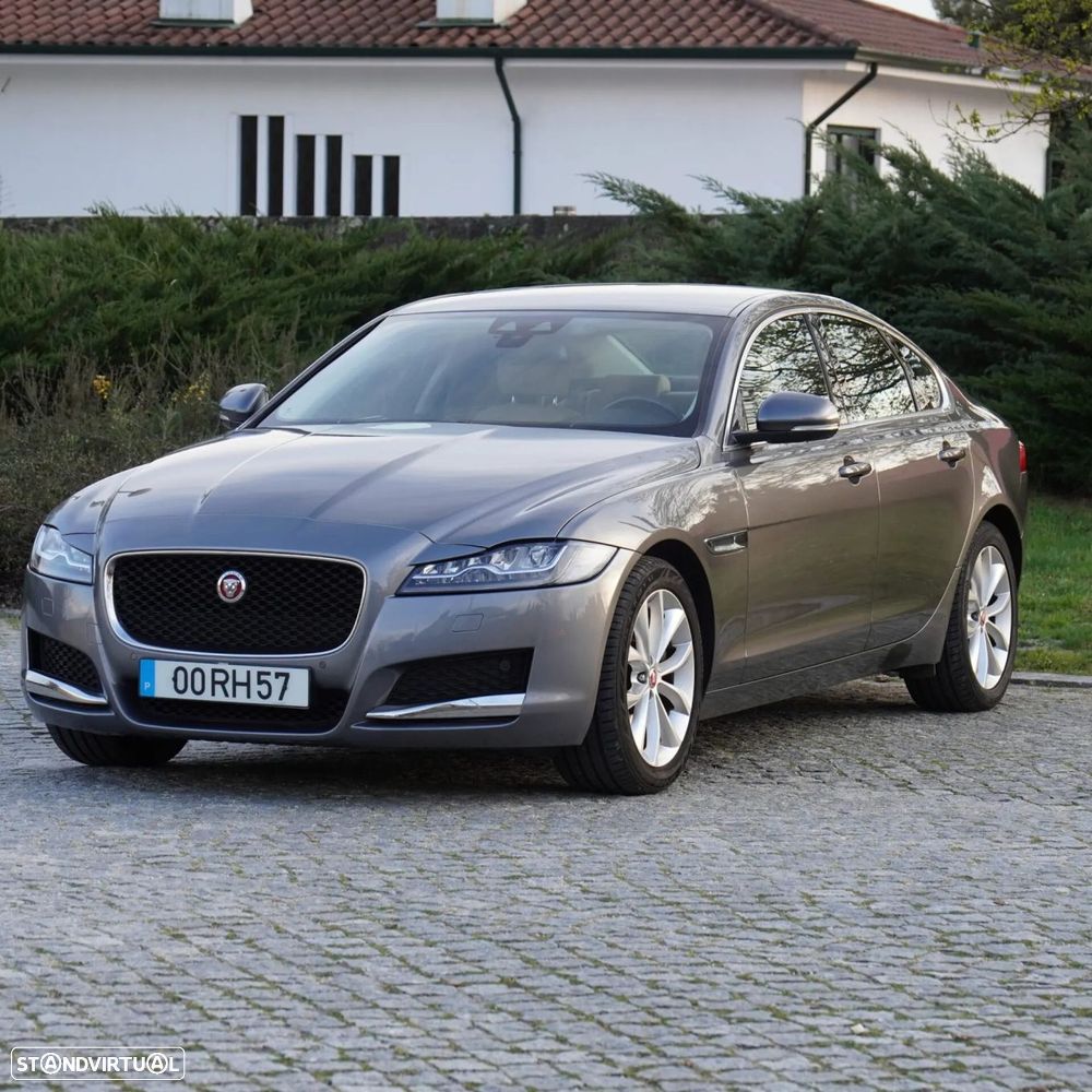 Jaguar XF - 4
