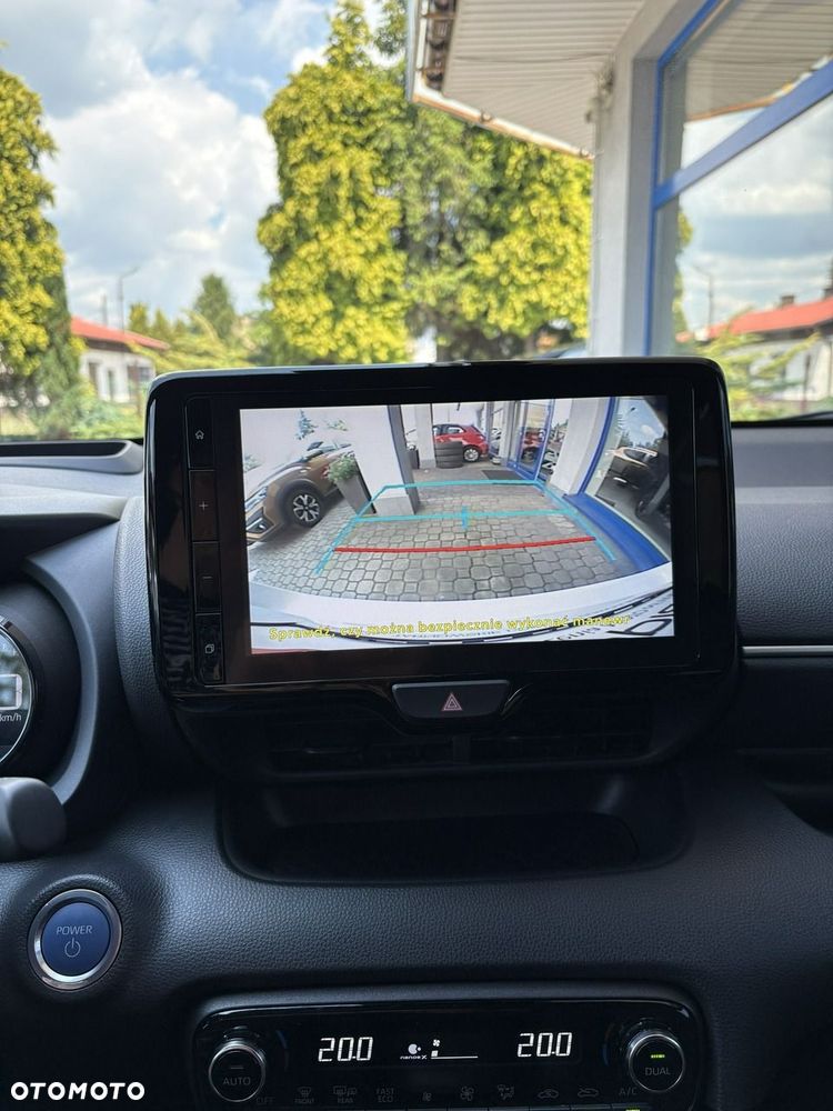 Toyota Yaris - 25
