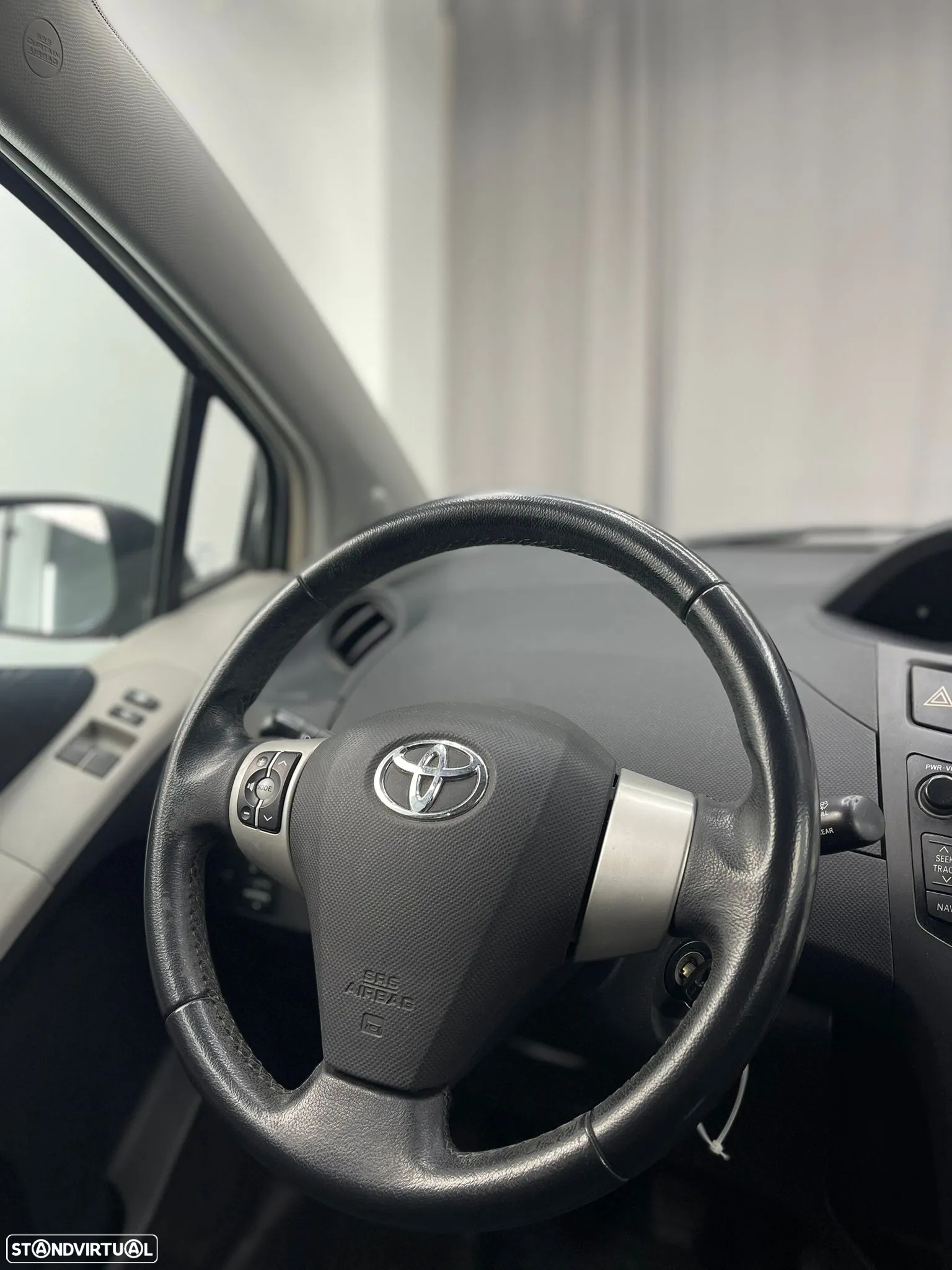 Toyota Yaris 1.4 D-4D AC - 14