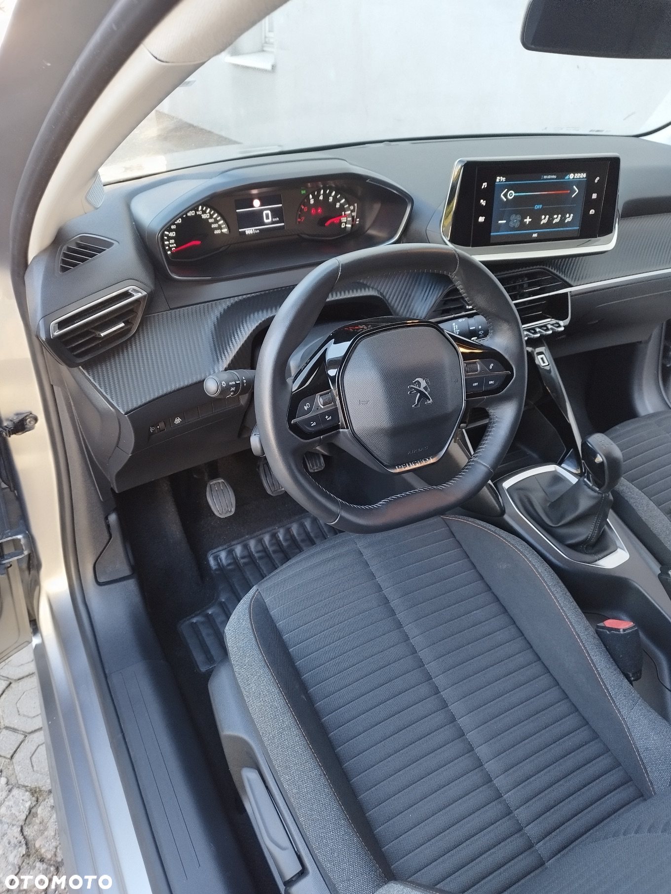 Peugeot 208 1.2 PureTech Allure S&S - 12