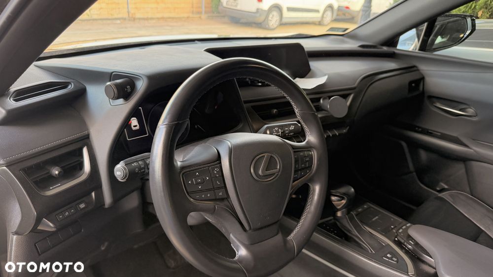 Lexus UX 250h GPF F Impression 2WD - 8