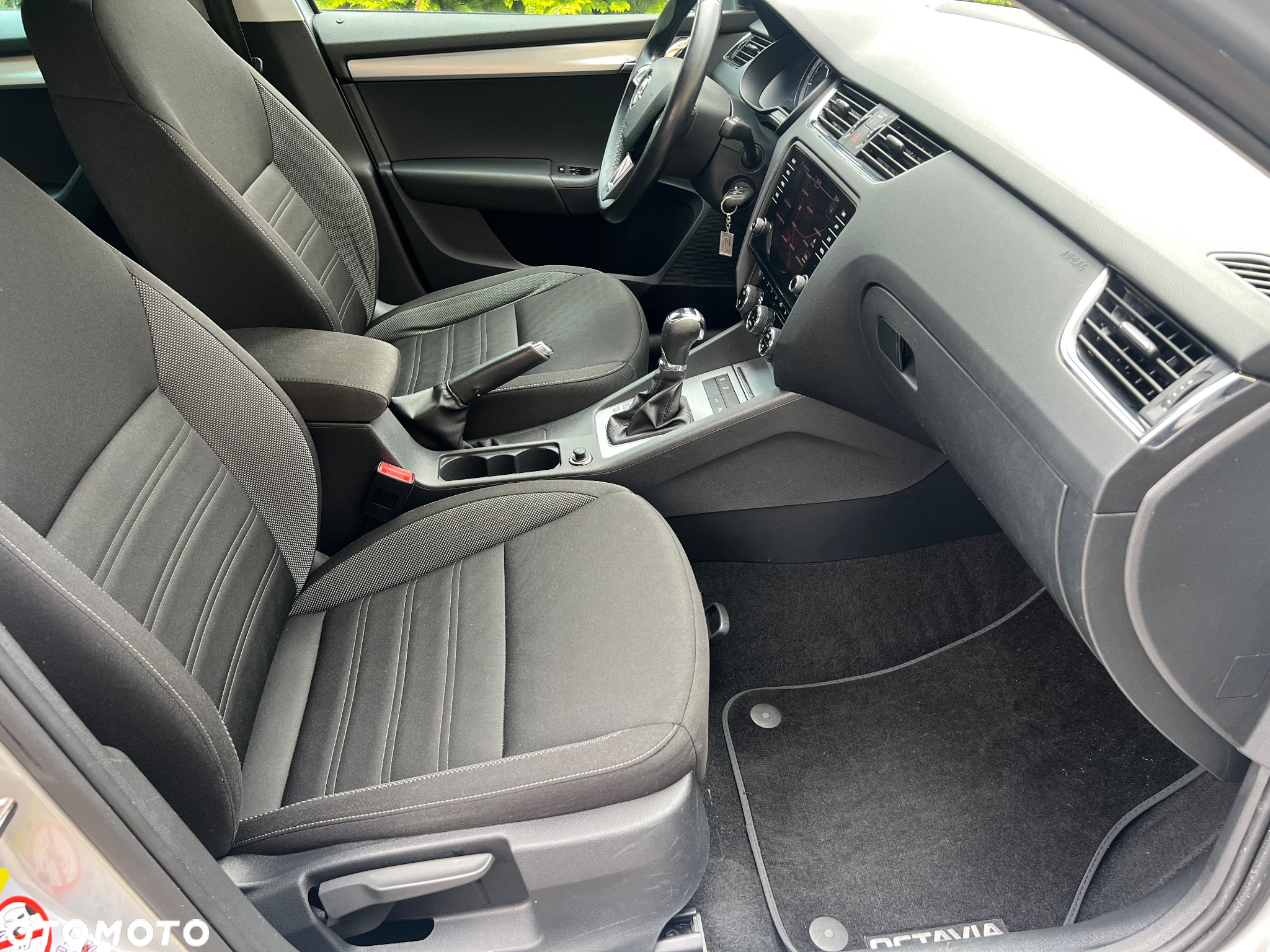 Skoda Octavia 1.6 TDI SCR Clever DSG - 29