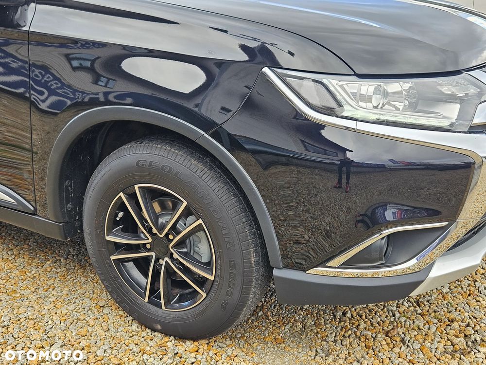 Mitsubishi Outlander 2.0 Invite + 2WD - 10