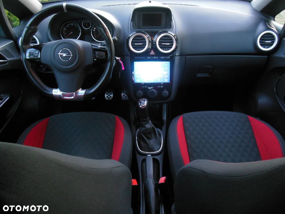Opel Corsa 1.6 Turbo GSi - 18