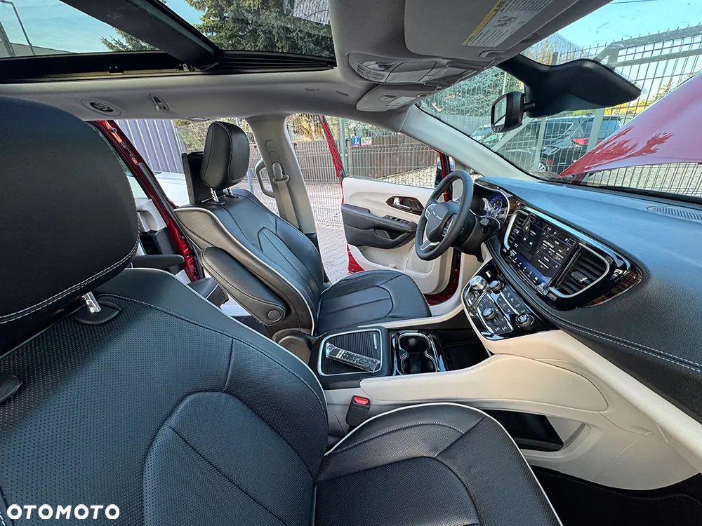 Chrysler Pacifica - 19