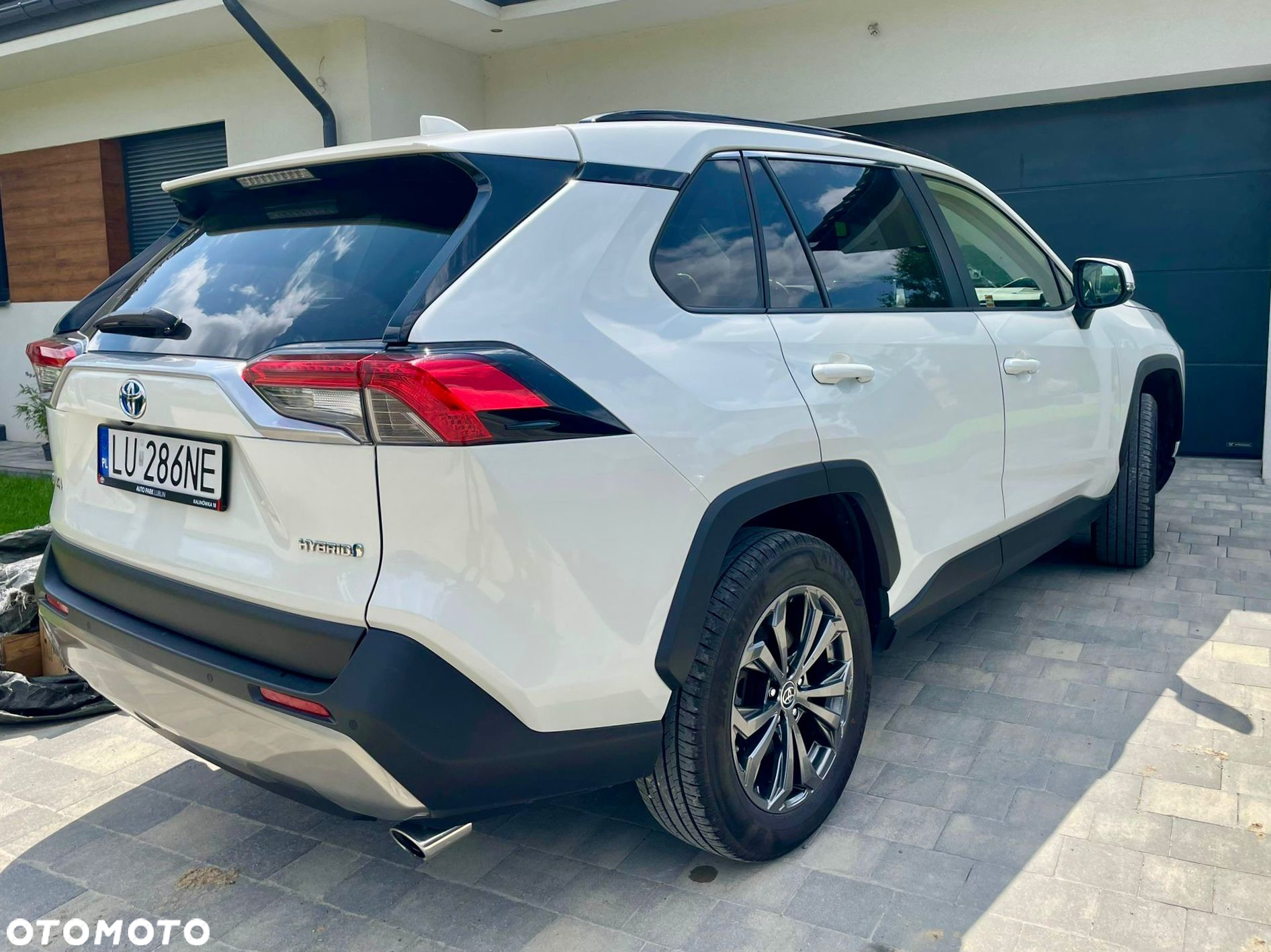 Toyota RAV4 - 8