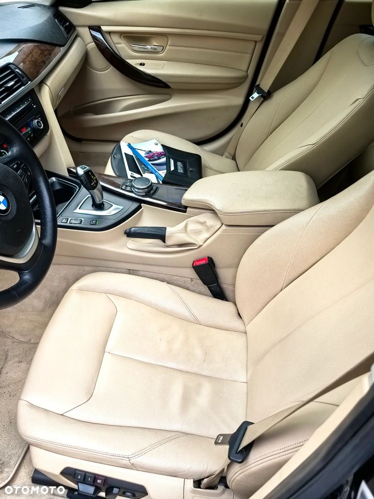 BMW Seria 3 328i xDrive Sport Line - 12