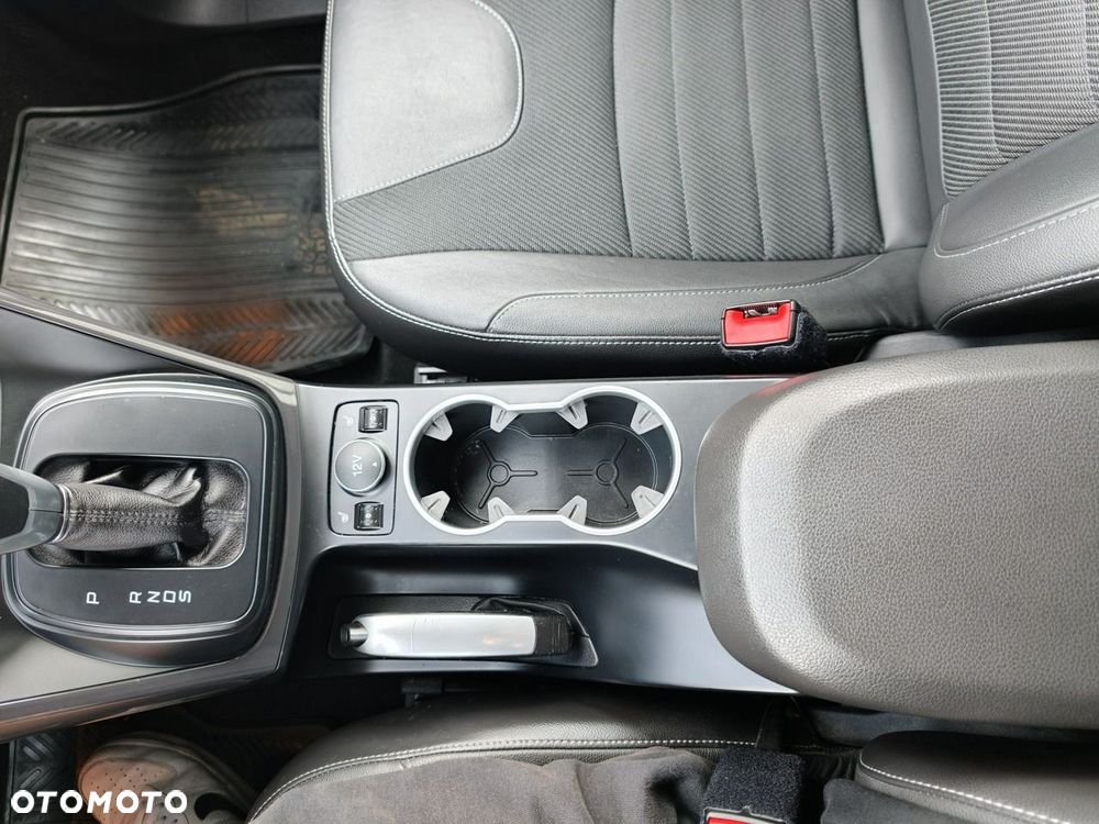 Ford Kuga - 36
